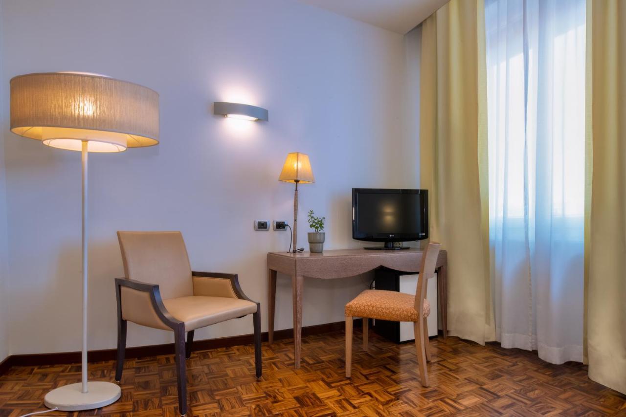 Park Hotel Мондови Экстерьер фото