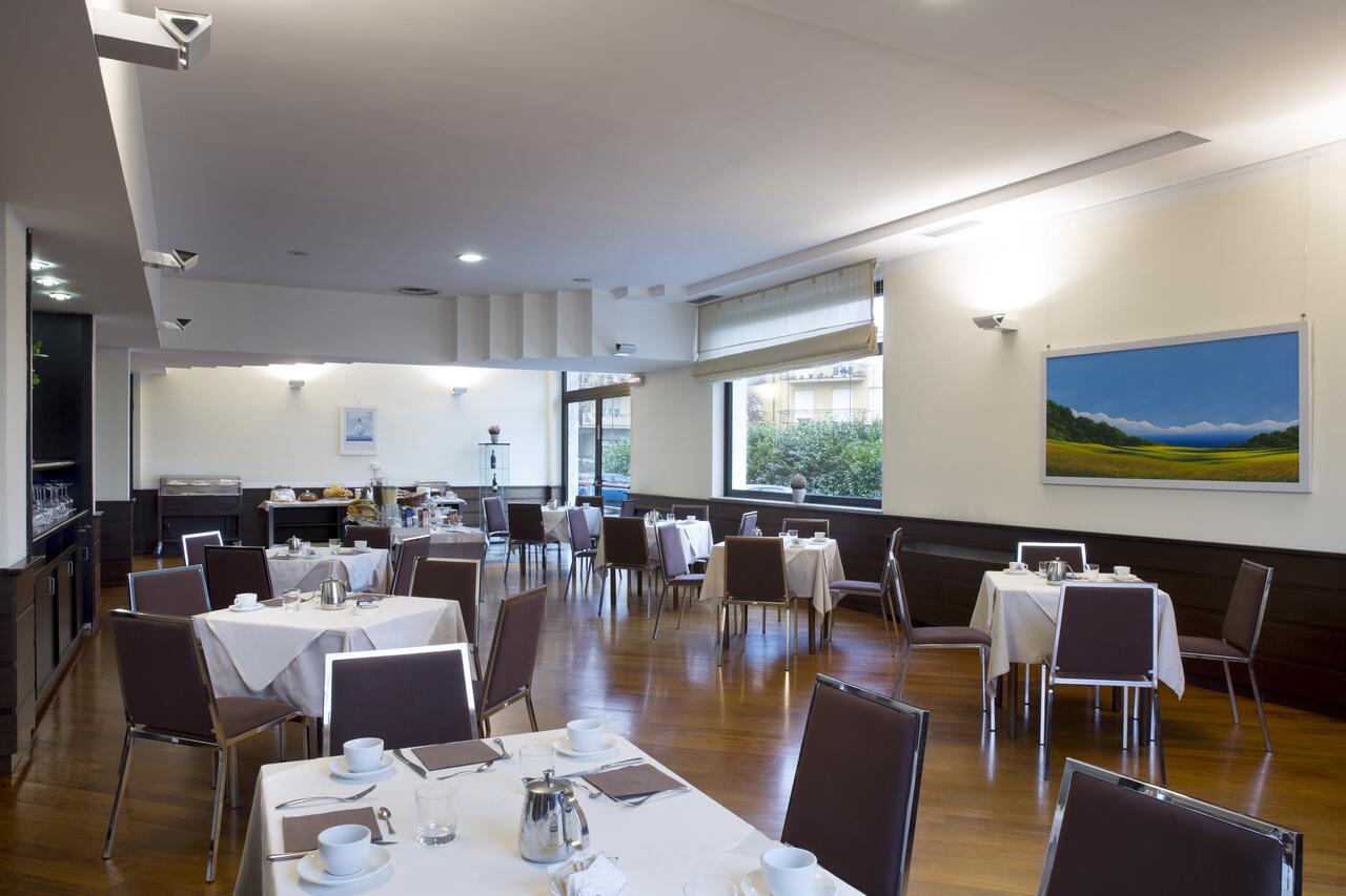 Park Hotel Мондови Экстерьер фото